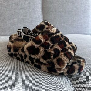 UGG Fluff Yeah Leopard Slippers Elastic Slingback Size 6 Women’s Open Toe Detail